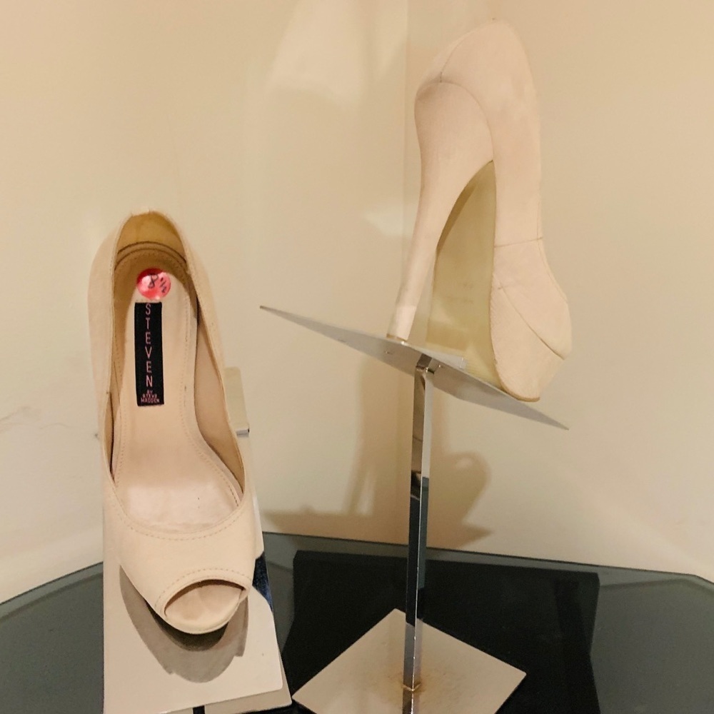 S36- 💲💲SALE💲💲 Steve Madden platforms beige size 8.5